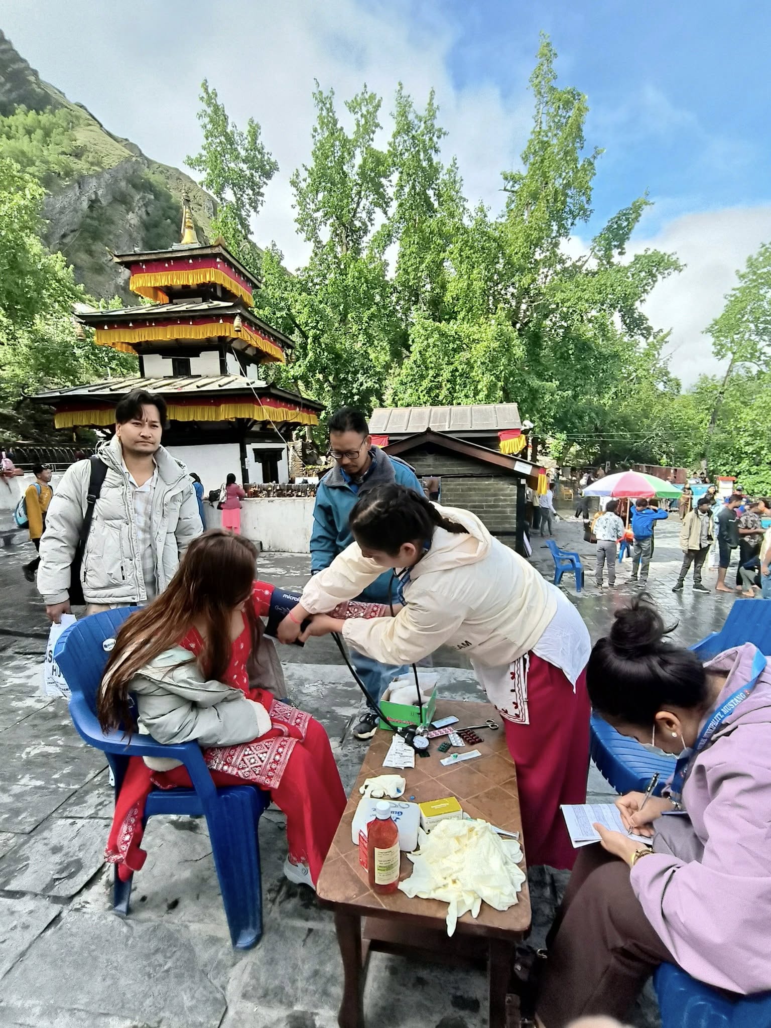आमाले बनाएकी गोलकिपर